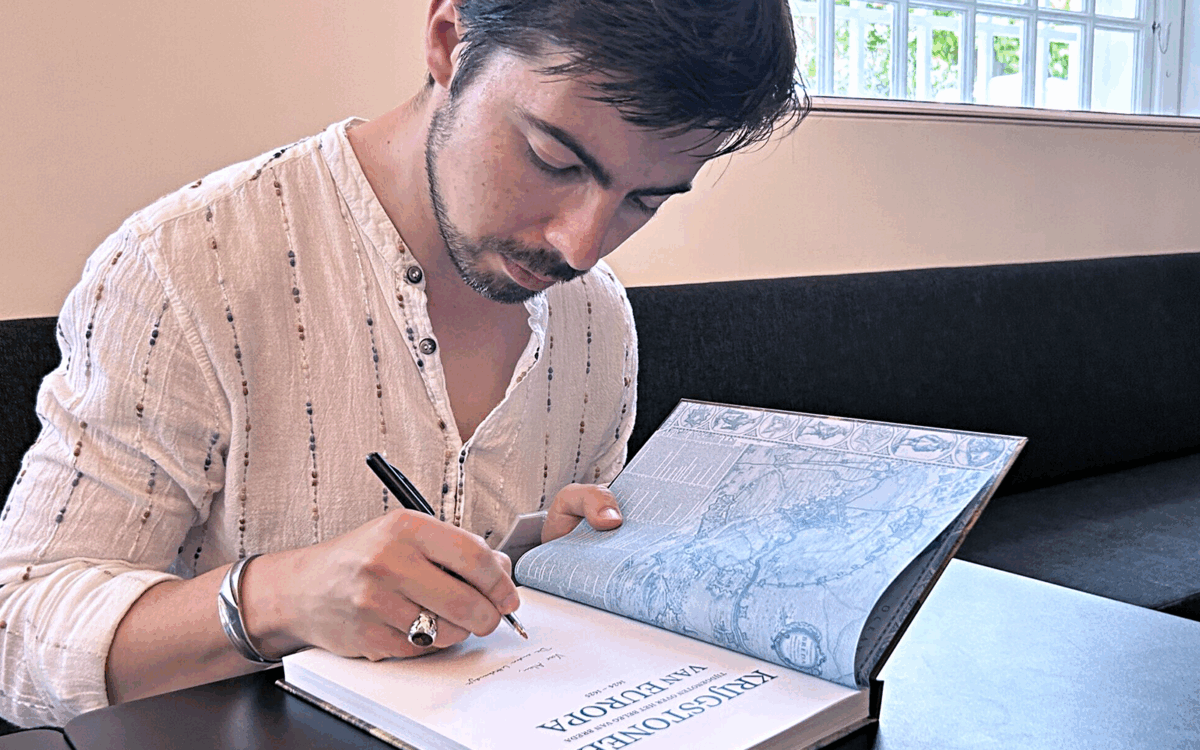 Paul Hulsenboom signeersessie in het Stedelijk Museum Breda